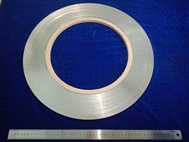 头发丝薄抗19吨!国产“人造太阳”启动中国离无限能源不远了